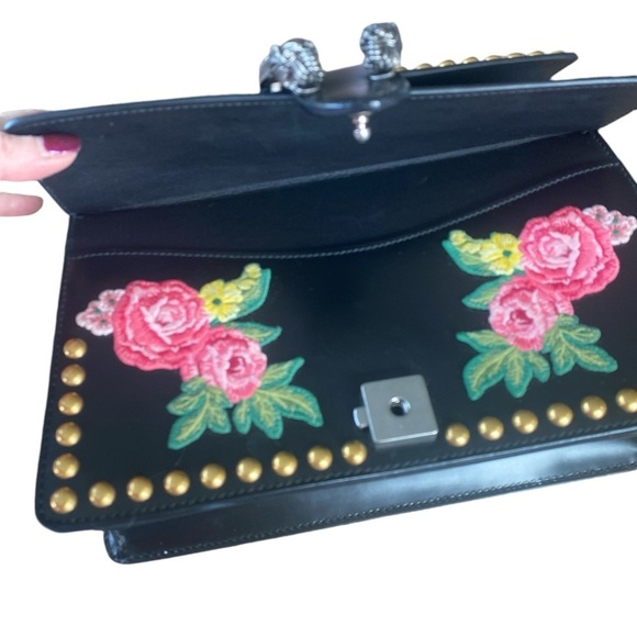 Gucci Dionysus Embroidered Studded Leather Handbag
Free Authentication - Picture 9 of 10